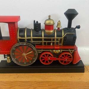 Vintage 1997 MSR Imports Locomotive Wall Clock Animated Sound and Light Model 48
